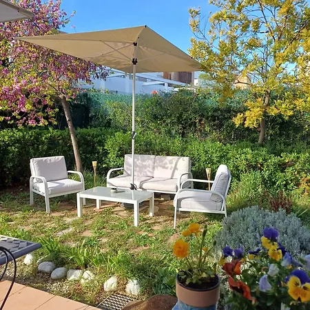Dom wakacyjny The Flower- Townhouse With Air Conditioning And Garden! *