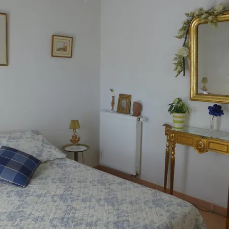 Holiday home The Flower- Townhouse With Air Conditioning And Garden! *