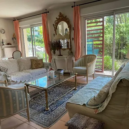 The Flower- Townhouse With Air Conditioning And Garden!