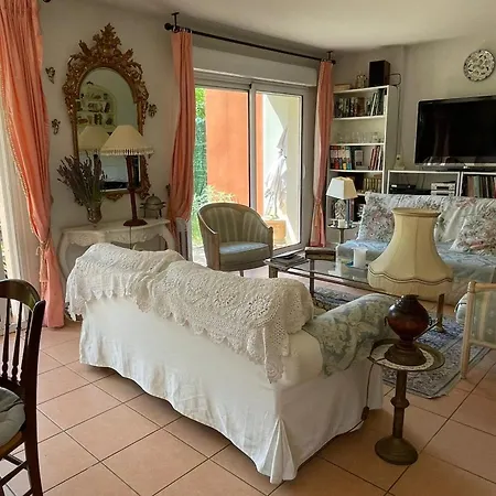 The Flower- Townhouse With Air Conditioning And Garden! בית נופש
