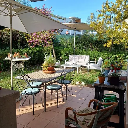 The Flower- Townhouse With Air Conditioning And Garden! Holiday home *
